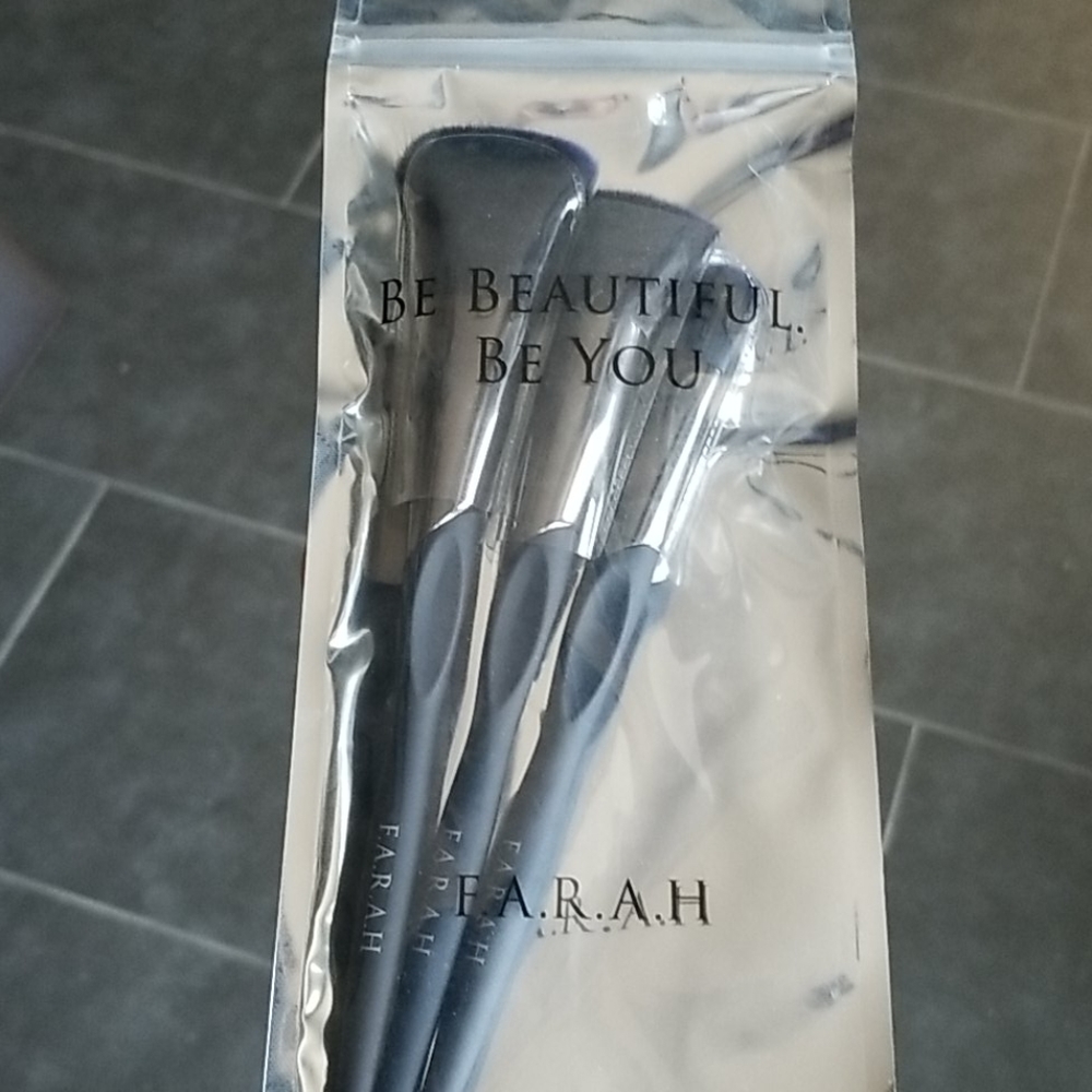 Set of 3 F.A.R.A.H brushes